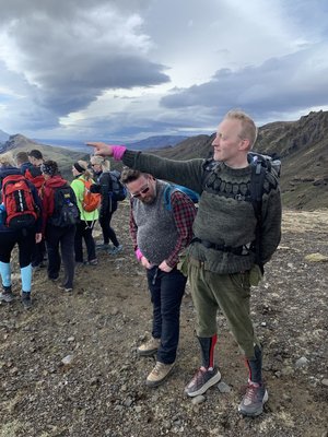 Guide hiking